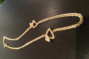 bespoke 18ct yellow gold necklace by charmian beaton design (2)