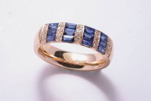 bespoke 18ct yellow gold, sapphire and diamond dress ring, handmade by charmian beaton design