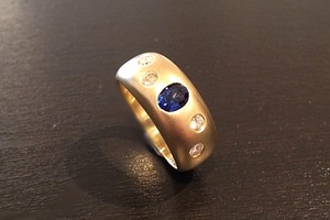handmade gents ring in 18ct yellow gold, sapphire and diamonds by charmian beaton design